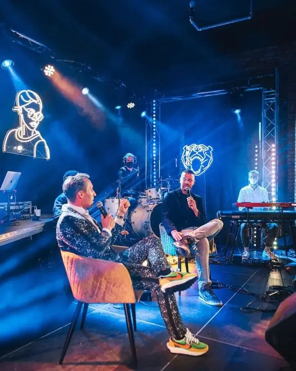 Neóny na evente Osťo show — realizácia Neonworld