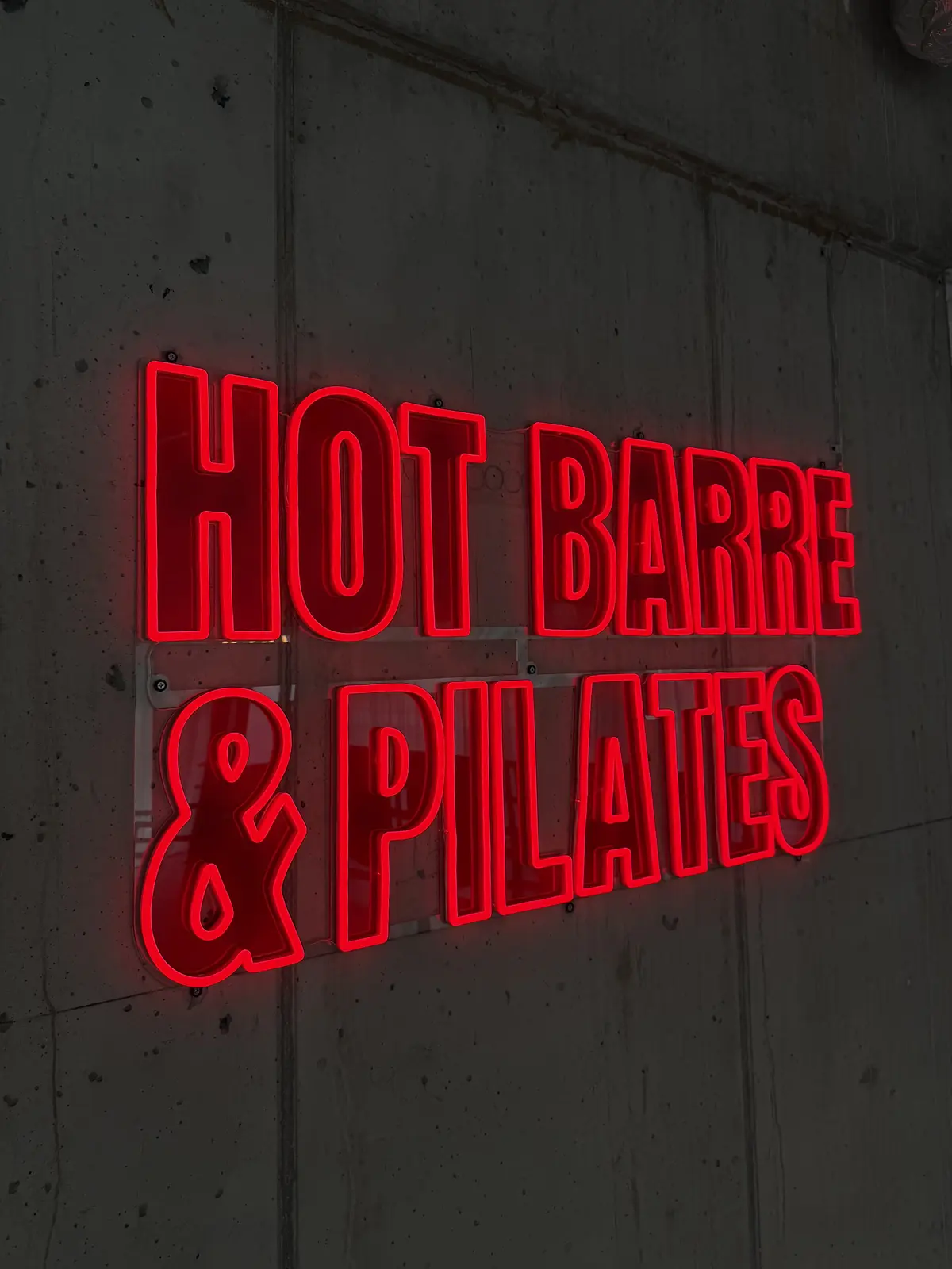 Neón Hot Barre & Pilates — 2 — realizácia Neonworld
