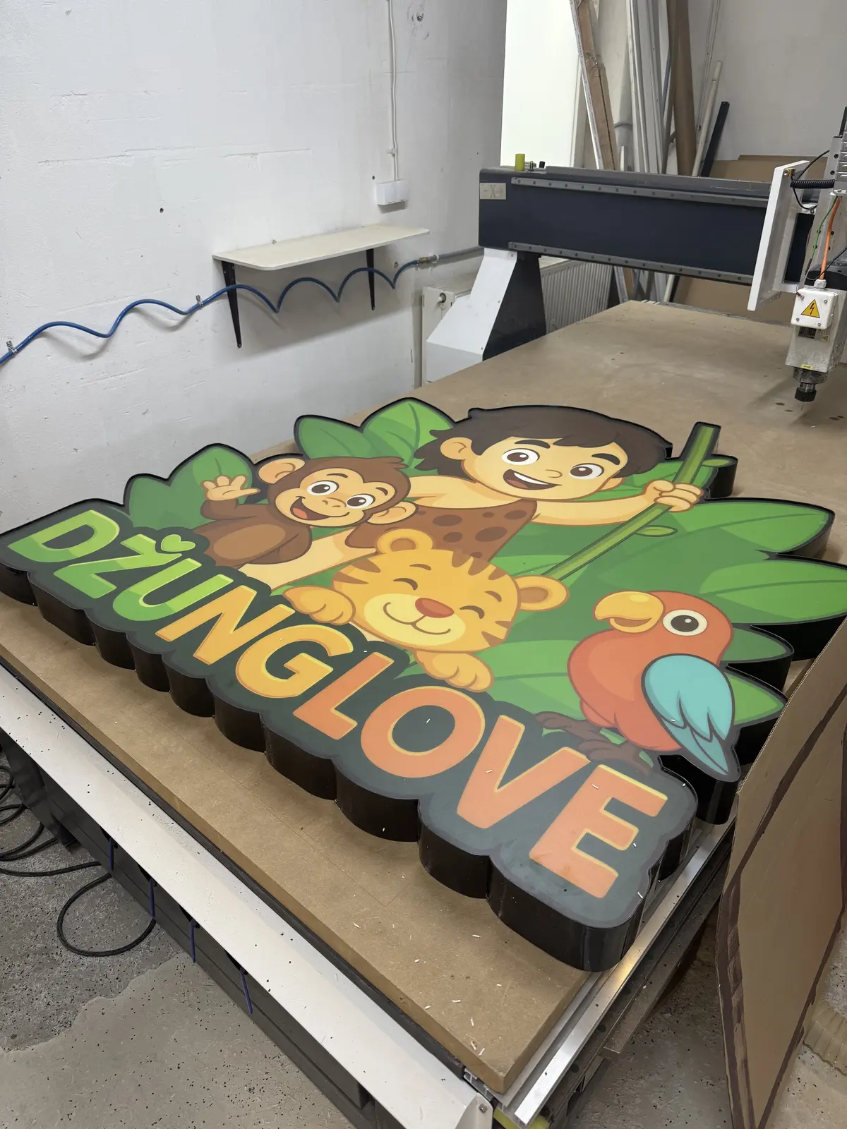 3D logo Džungľove — realizácia Neonworld