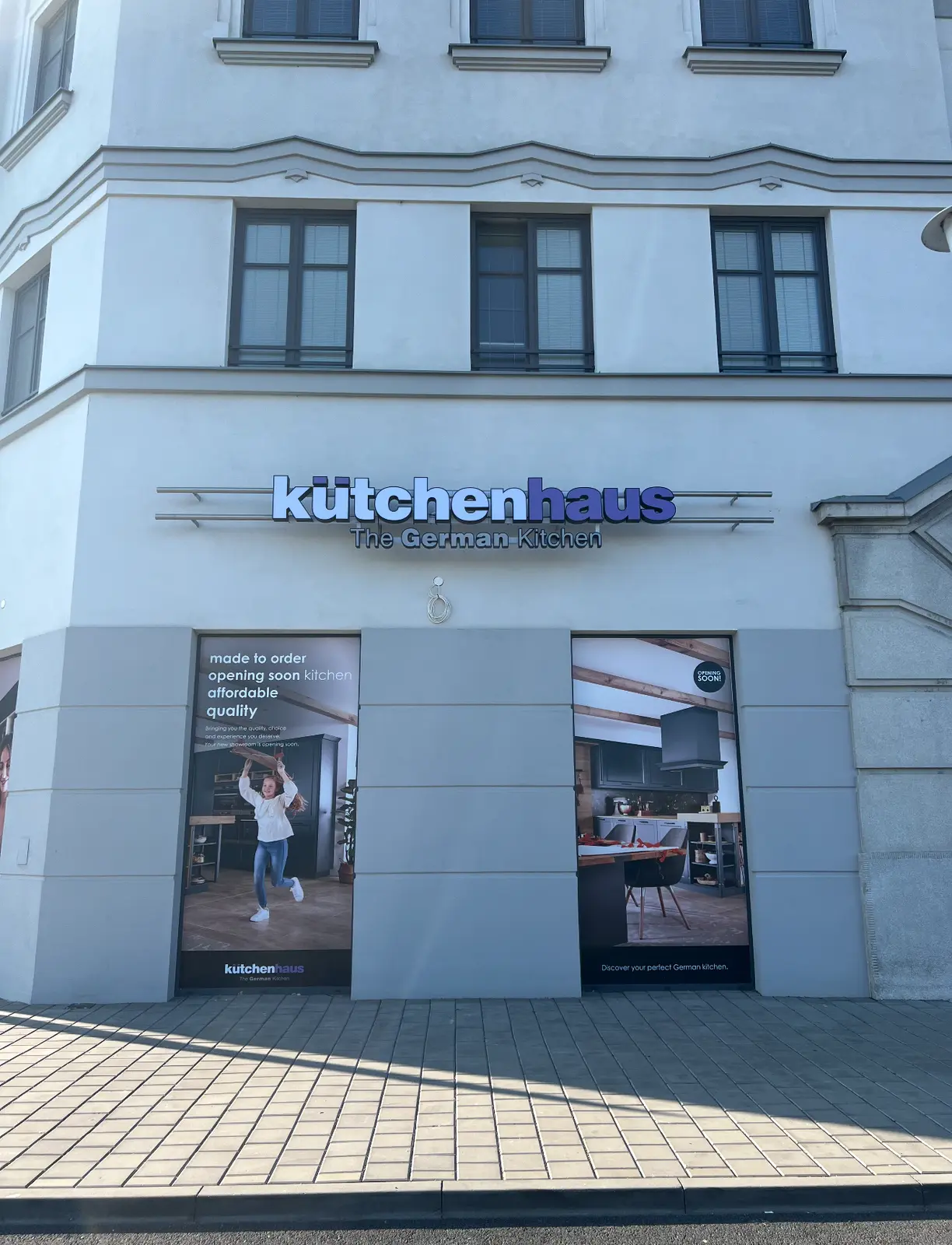 Kütchenhaus — 2 — realizácia Neonworld